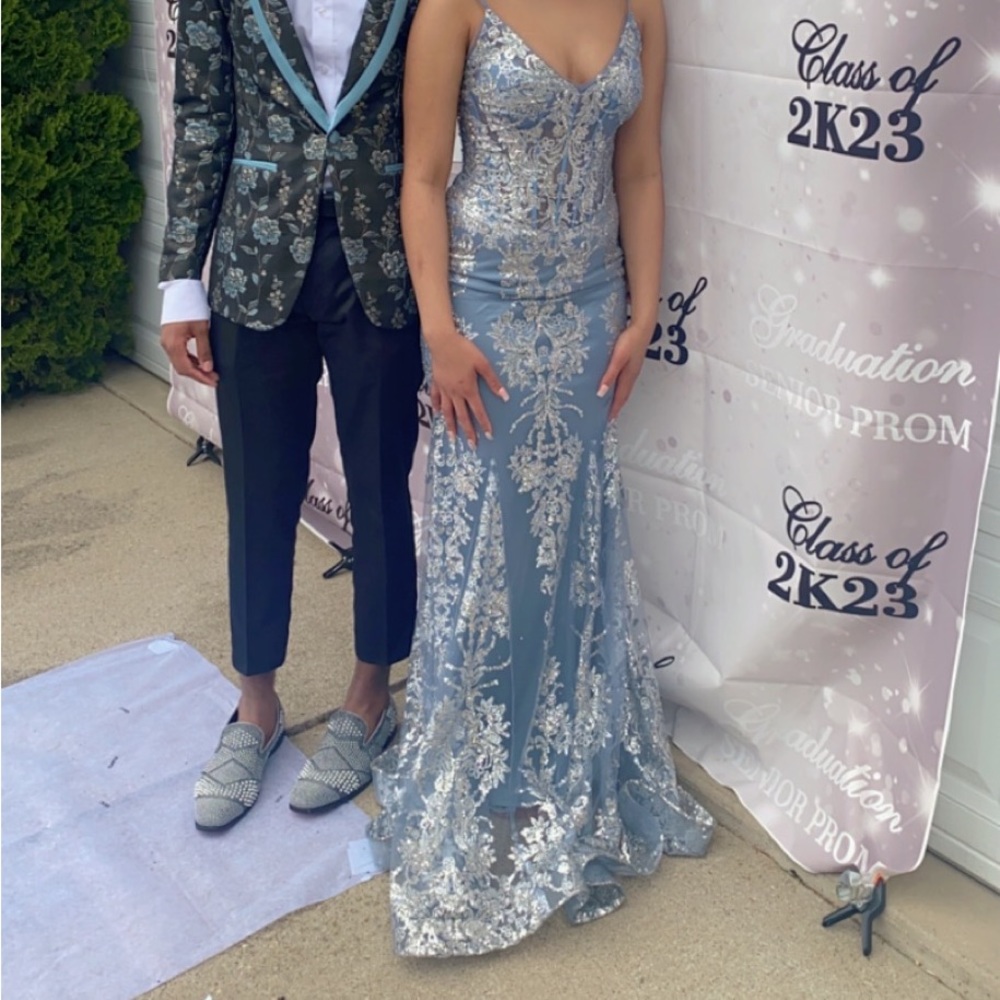 Beautiful prom dress only worn once for 3 hrs
